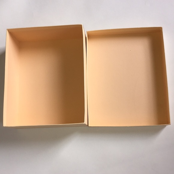 NET-A-PORTER striking black luxury box! - Picture 7 of 8